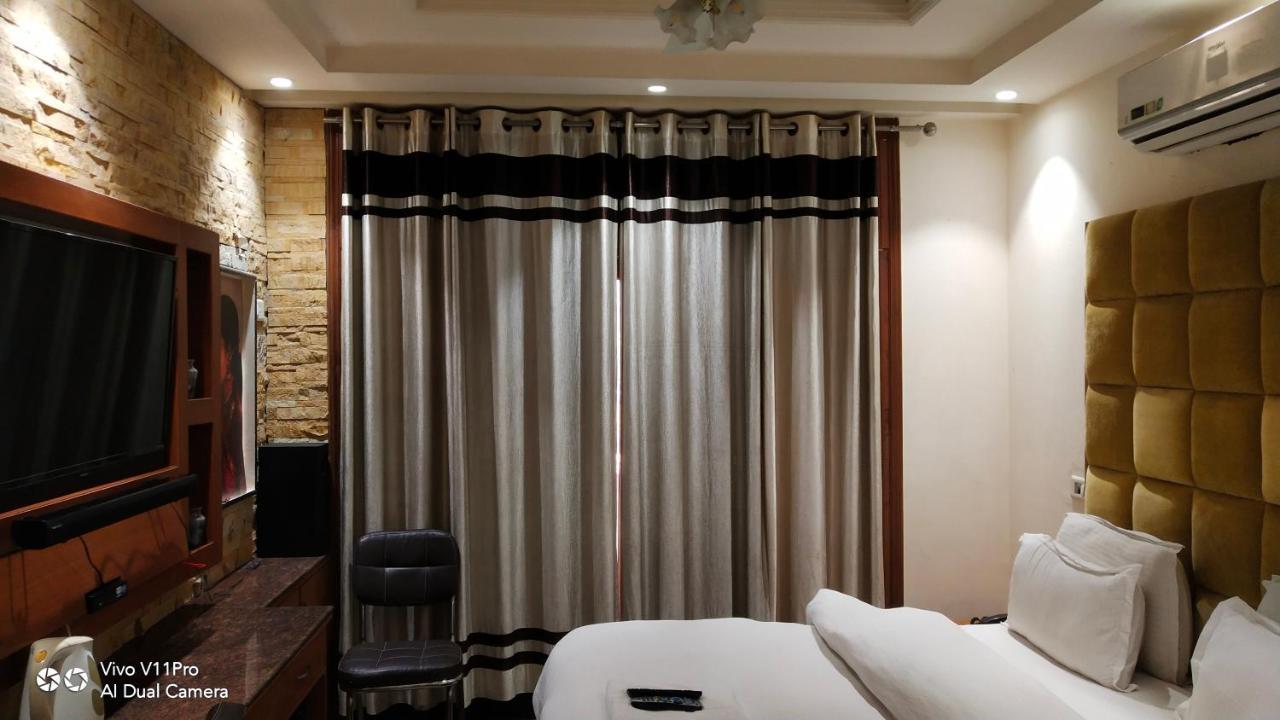 Stay @ 203 Noida Exteriér fotografie